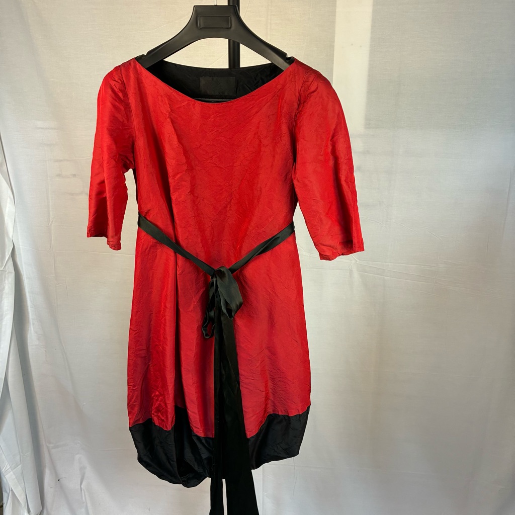 Katy Rodriguez Red Black Bubble Hem Pleated Silk Dress 2